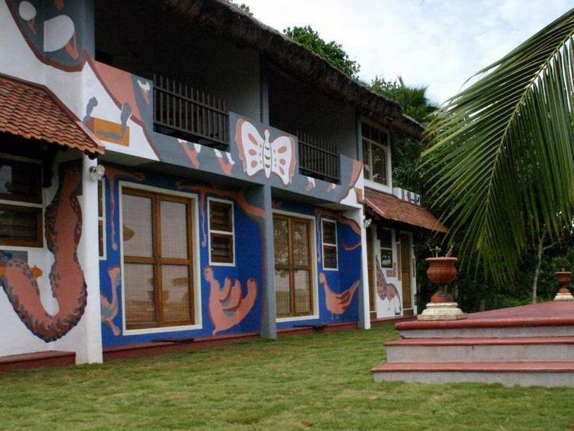 Over The Hill Poovar Exterior foto