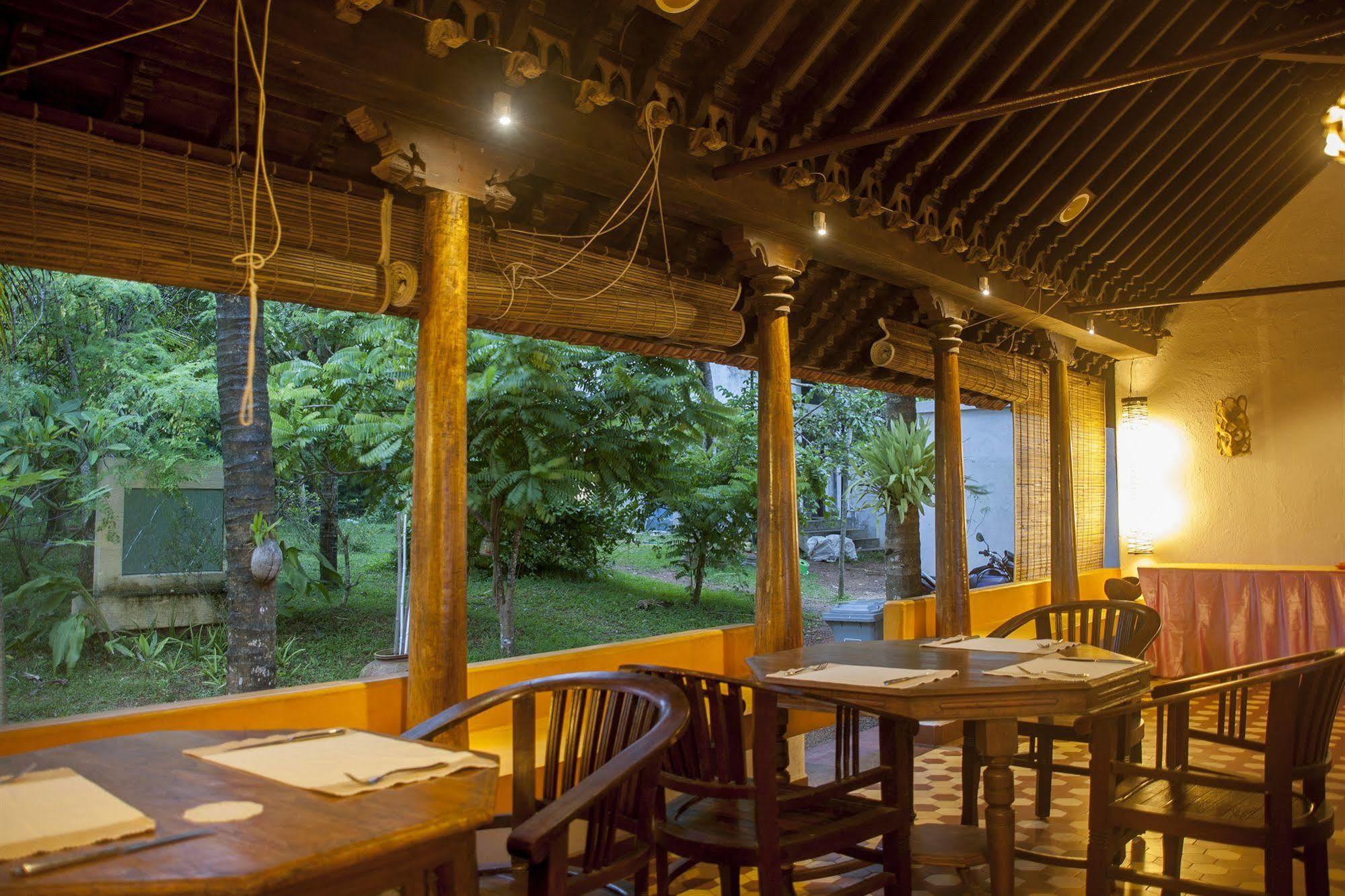 Over The Hill Poovar Exterior foto