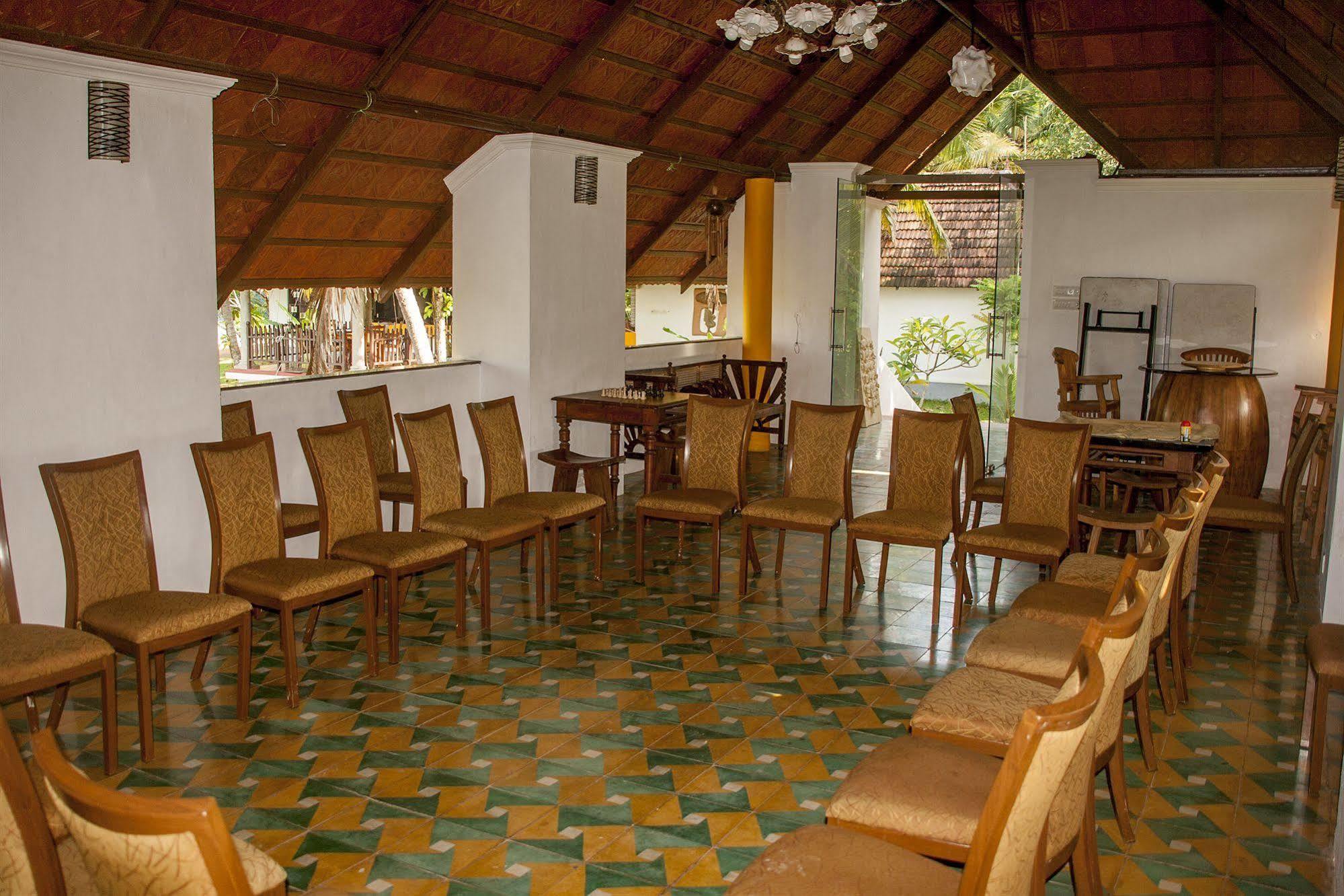 Over The Hill Poovar Exterior foto