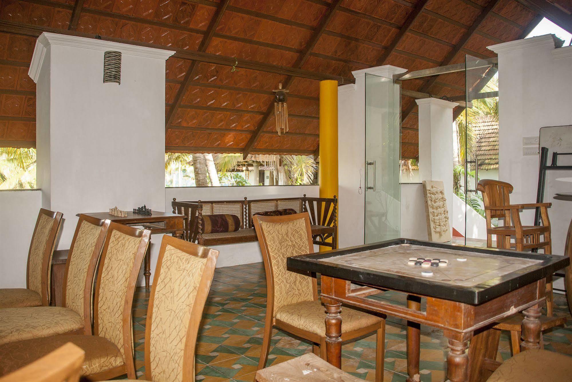 Over The Hill Poovar Exterior foto